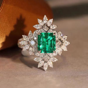 Huitan Gorgeous Green Cubic Zirconia Ring for Female Anniversary Ceremony Party Accessories Delicate Fashion Jewelry for Women