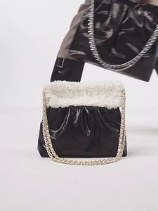 【เล็ก】CHARLES ＆ KElTH CK2-20671559 กระเป๋าโฮโบสะพายโซ่