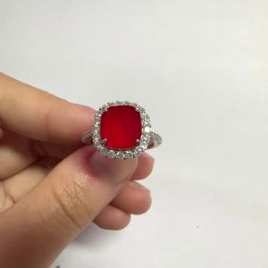 Huitan Women Ring Silver Color Thin Accessories for Party Daily Fashion Inlaid Bright Red CZ Versatile Low-key Wedding Jewelry