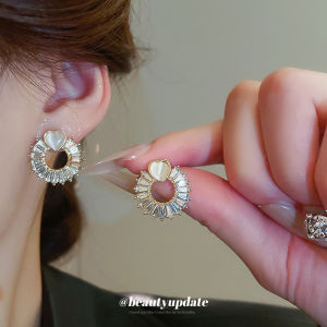 Fashionable Silver Needle Diamond Embedded Cats Eye Stone Heart Shaped Earrings Versatile Elegant Lightweight Luxury Ear Jewelry