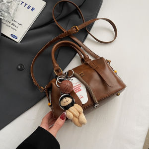 กระเป๋าสะพายข้างทรงลูกแบดมินตันสำหรับผู้หญิง กระเป๋าสะพายไหล่แบบลำลอง วัสดุ PU ทรงสี่เหลี่ยม สีพื้น ซิปปิด