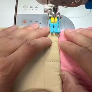 Chân vịt NHỰA SP DIỄU MÍ CHỐNG NHĂN sử dụng cho máy may 1 kim công nghiệp.