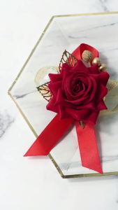 Red Rose Wrist Flower Artificial Silk Wrist Corsage Wristband Bracelet for Prom Decorations Wedding Floral Accessory Party Decor