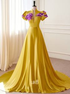 ชุดเดรสเจ้าสาวหรูหรา ชุดเสื้อผ้าการแสดงกังฟูสไตล์จีน ชุดเดรสยาวคอวีแขนสั้นผ้าโพลีเอสเตอร์ ชุดเดรสผู้หญิง