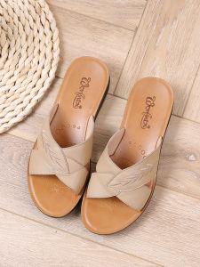 Summer Genuine Leather Slippers Womens Flat Bottom Comfortable Anti-slip Mom Sandals Grandma Flat Bottom Elderly Leather Shoes