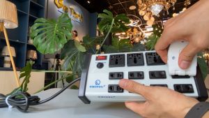 Ổ cắm văn phòng 12 lỗ OMINSU 48T 2000W 4 chân cắm đa năng + 8 chân 2 chấu có CB chống quá tải dây dài 2.5m-4.5m