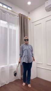 Kemeja Oversize Wanita Pocket Kekinian Motif Salur Bahan Poly Rayon By Azka Collection