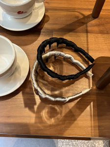 Elegant Satin Light Sensing Twist Tooth Comb Hairband for Commuting Stylish Hair Accessory New Model Comfortable All Hair Types