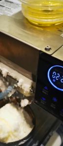 Máy làm kem tuyết bingsu  120kg/24h công suất900w bảo hành 1 năm