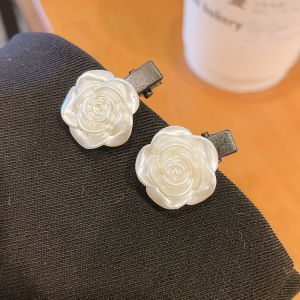 1 Pair Mini Rose Hair Clip Delicate Side Camellia Design Korean-Style Duckbill Clip High-Quality Material for Daily Wear & Special Occasions