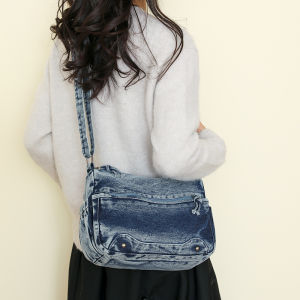 Retro Large Capacity Denim Crossbody Bag for Women Casual Commuter Shoulder Bag with Zipper Soft Handle Small Size