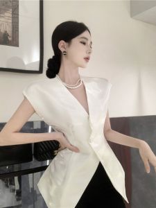 GUZILIAN | Elegant Minimalist Style Womens Sleeveless V-Neck Top Waist-Cinched Base Layer Fashionable Outerwear Lightweight Luxury Feel