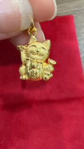 Poh Heng Jewellery 22K Fortune Cat Pendant in Yellow Gold[Price By Weight]