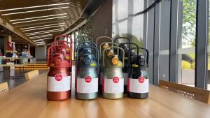 กระติกน้ำ แก้วน้ำสแตนเลสเกรด รูปแบบ กระบอก น้ำเก็บอุณหภูมิ ถ้วยน้ำพกพาพร้อมหลอดดูด ความจุดสูง เก็บอุณหภูมิได้ยาวนาน แก้วน้ำเก็บความเย็น