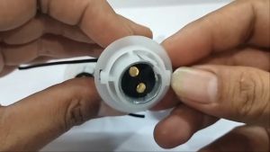 Fitting Lampu Rem 2 Kaki / Soket Stoplamp Lampu Rem Kaki 2 Motor Mobil / Piting Lampu Rem 2 Kaki