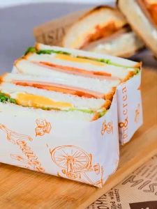 50Pcs Food Wax Paper Sandwich Bread Burger Bento Cake Baking Wrapper 28x38CM Nonstick Oil-Paper Barbecue Fries Hamberger Wrapping Paper Food Grade Greaseproof Waterproof Home Made DIY Packing Kitchen Dining Placemat