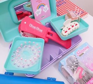 สติกเกอร์ติดผม ของเล่น น่ารักๆ ใช้ได้ทั้งเด็ก ผู้ใหญ่ เพชรติดผม แม็กคริสตัล แผ่นแปะผม อุปกรณ์จัดแต่งทรงผม