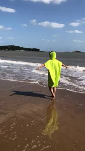 110x90cm Quick Dry Bathrobe Adult Surf Poncho Change Towel Microfiber Wearable Beach Towel Swimming Hooded Absorbent Bathrobe