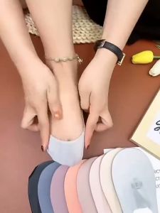 SKI Invisible Socks for Women: Ice Silk Boat Socks & Non-Slip Forefoot Pads