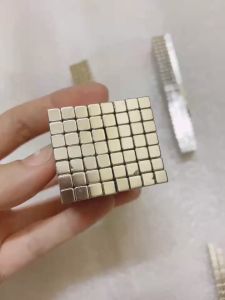 Nam châm đất hiếm hình lập phương 5x5x5mm giá bán 1 viên