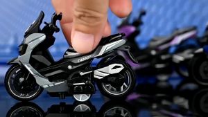 Children Alloy Motorcycle Model Toy With Inertial Pull Back Mini Motorcycle Toy Creative Kids Gift