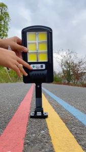 Lampu jalan LED BK-818-4 50 W dilengkapi Sensor Gerak + Remote COB pengisian dengan tenaga surya lampu teras rumah