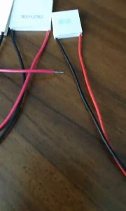 Elemen Pendingin Dispenser TEC1-12706 Peltier Elemen Keramik Panas Dingin