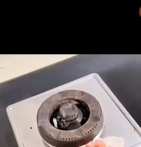 เปียกเช็ดครัว ขจัดคราบน้ำมัน ให้เช็ดตามโต๊ะ สามารถเตาแก๊ส และซอสได้ ในครัว