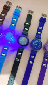 Jam Tangan Wanita Tahan Air dengan Desain Elegan dan Fungsionalitas Tinggi Fashion Trendy 2025
