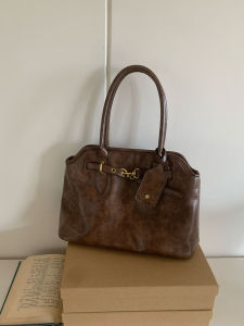 Retro Lazy Womens Large Capacity Handbag Simple Design Shoulder Bag Tote Bag Durable PU Leather Daily Use Magnetic Buckle Closure