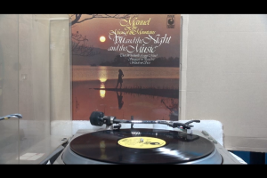 1 แผ่นเสียง 12นิ้ว Z51 MANUEL / YOU AND THE NIGHT AND THE MUSIC บรรเลงแผ่นVG++ ริ้วรอยบาง เสียงรบกวนน้อยนิดไม่มีรอยลึก แผ่นล้างสะอาดแล้ว ปกVG++มีตำหนิขอบนิดหน่อย ขอบไม่ขาด สันไม่ทะลุ