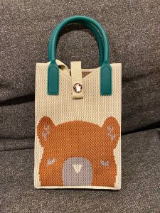 กระเป๋าถือแบบสะพายไหล่ขนาดเล็กถัก ใส่โทรศัพท์มือถือ ใส่เอกสารใบเล็กๆ กระเป๋าเเฟชั่น ทรงสี่เหลี่ยม กระเป๋าใส่เหรียญ กระเป๋าถือ (ขนาดกระเป๋า กว้าง 12 ซม. ยาว 5 ซม. สูง 18 ซม.)