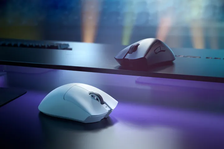 Razer DeathAdder V3 Pro Gaming Mouse | 63g Ultra Lightweight Focus Pro 30K Optical Sensor 5 Programmable Buttons