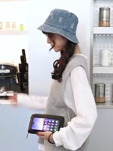 Dompet HP Wanita Terbaru Support Touchscreen Landscape Model Terbaru - HANA SLT 009