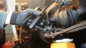 ตัวถอดลูกหมากคันชัก/ขาไก่ สำหรับรถรุ่นเล็ก Opening : 1-1/16 (30.5mm.)