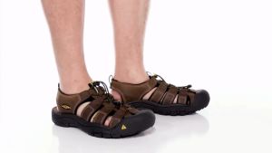 KEEN MENS NEWPORT Leather -BISON รองเท้ารัดส้นหนังพรีเมี่ยม สำหรับเดินป่า แคมปิ้ง รองเท้าหนังผู้ชาย รองเท้าหนังแท้ ผู้ชาย - Lazada