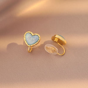 Vintage Court Style French Blue Gem Love Heart Earrings Temperament Simple and Compact Mosquito Coil Non-Piercing Ear Clip Women