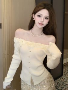 GUZILIAN | เสื้อถักแขนยาวทรงสลิมฟิตสำหรับผู้หญิง ดีไซน์ฤดูใบไม้ร่วง/ฤดูหนาว เสื้อเชิ้ตคอวีลายดอกไม้ 3 มิติ ทรงสลิมฟิต ทรงสลิมฟิต