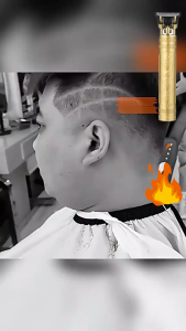 Fly-soft เครื่องตัดผมไร้สาย เ ปัตตาเลี่ยนไร้สาย T9 ตัดแต่งทรงผม แซะร่องแกะลาย หนวดเคราเกลี้ยง ใช้งานง่ายสามารถใช้ได้ทั้งเด็กและผู้ใหญ่