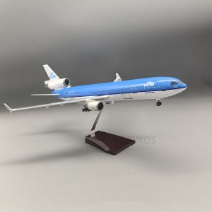 New 1/130 Scale Aircraft Model KLM MD11 Resin Die-cast Airplane W Light and Wheel  for Adults Collection MD-11Plane Gifts