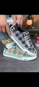 Geometric pattern trendy canvas shoes Retro style colorful geometric pattern lace-up sneakers Fashion geometric pattern low-top casual shoes Retro geometric print canvas shoes