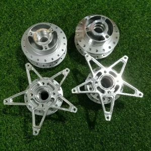 Đùm trước sau RAIDER  SATRIA f150 mạ crom và bạc kèm lòng đĩa cnc lắp như zin không cần chế HTH56 MSP A2089