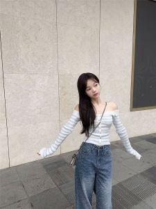 Áo Len Dệt Kim Ôm Vừa Vặn Một Bên Vai Kẻ Sọc Cổ Điển Mùa Thu 2025 Áo Sơ Mi Nữ Cổ Chữ V Tay Dài Thường Ngày