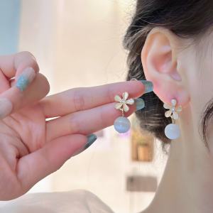 Cats Eye Stone Flower Earrings Womens Summer High-End Sensation Luxury Small Design Commute Elegant Trendy Popular Clip-Ons