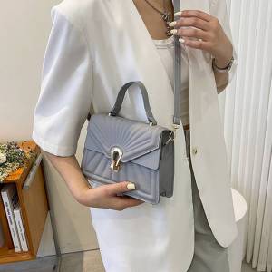 🌟Minimalist Ladies Sling Gold Buckle Shoulder Hand Carry Bag 时尚百搭流行包包女款设计感简约纯色手提通勤包质感单肩斜挎包
