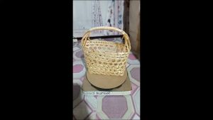 Tas atau Keranjang Parcel dari Anyaman Bambu