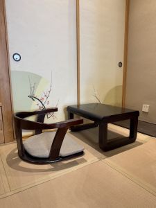 vivTree | Simple Japanese Style Table