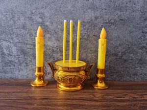 ชุดธูปเทียนไหว้พระขนาดมินิ เหมาะสำหรับหิ้งพระขนาดเล็ก