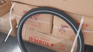 Ban Luar Sepeda 20 x 1 3/8 (37-451) Deli Tire