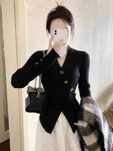 เสื้อชั้นในถักคอวีสีดำทรงสลิมฟิตสำหรับผู้หญิง แฟชั่นฤดูใบไม้ร่วง/ฤดูหนาว เสื้อชั้นในเสื้อคลุมผู้หญิง สไตล์ใหม่ เสื้อคลุมกันหนาวแบบสวมหัว